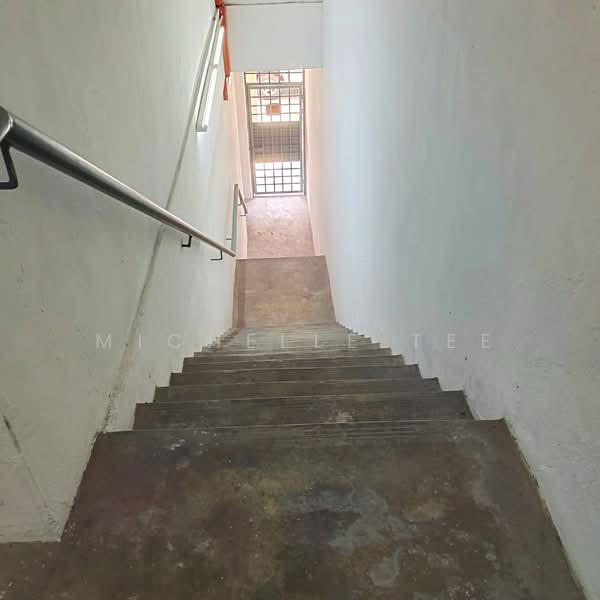 Shop / Office for Rent in Taman Perindustrian Pulau Indah (Klang) - Michelle Tee - Corridor - PropertyGuru.com.my