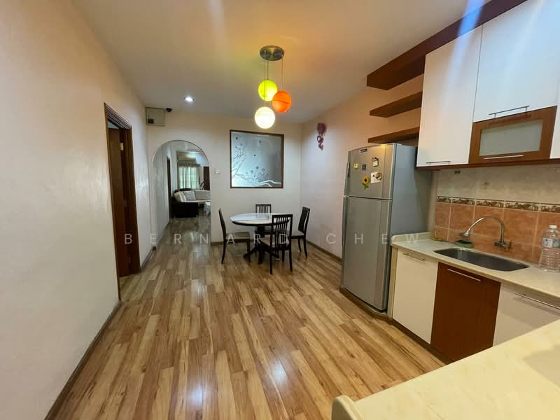 Semi-Detached House for Sale in Taman Indah Batu Maung (Batu Maung) - Bernard Chew - Kitchen - PropertyGuru.com.my
