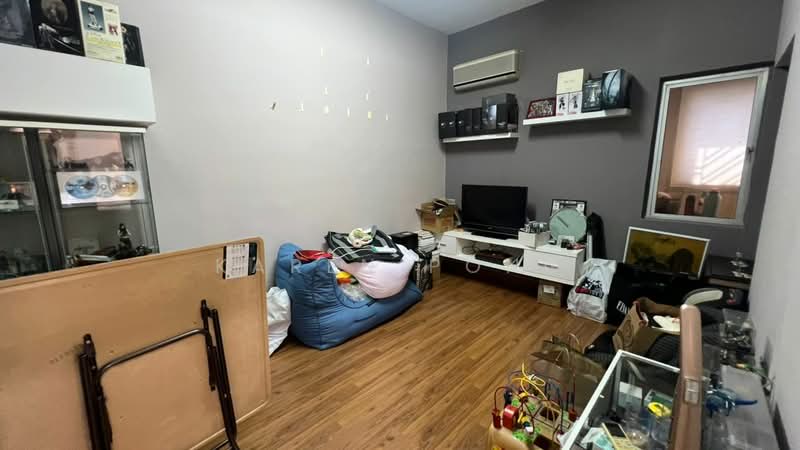2-storey Terraced House for Sale in SS2 (Petaling Jaya) - Karen Pong - Living Room - PropertyGuru.com.my