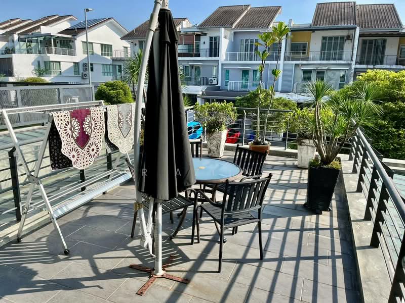 Terraced House for Sale in Denai Alam (Shah Alam) - R Azlin - Balcony - PropertyGuru.com.my