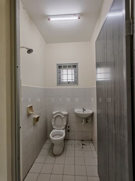 Apartment for Sale at Lily & Jasmine Apartment - Yen Ling Yeo - Bathroom - PropertyGuru.com.my