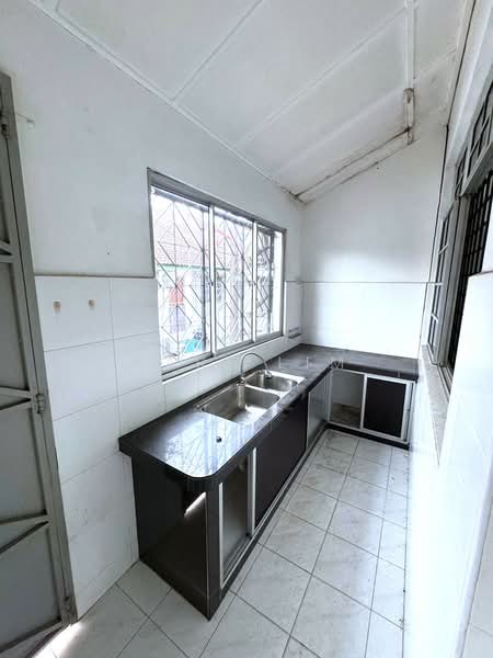 1-storey Terraced House for Sale in Taman Perling (Perling) - Karl Lim - Kitchen - PropertyGuru.com.my
