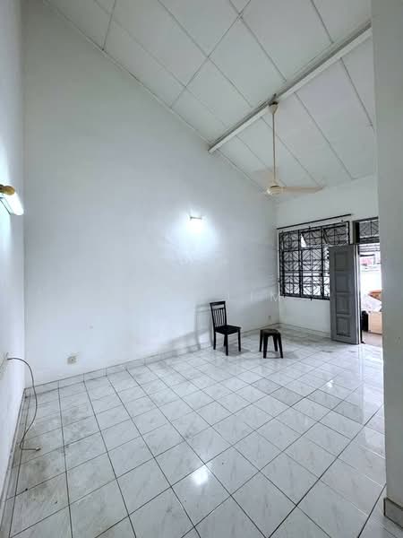 1-storey Terraced House for Sale in Taman Perling (Perling) - Karl Lim - Living Room - PropertyGuru.com.my
