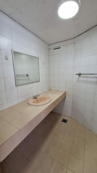 Golden Hills Resort (Amber Court Apartment) untuk Untuk Disewa - RM 1,200 /bulan, Feb 2026 - Bathroom - PropertyGuru.com.my