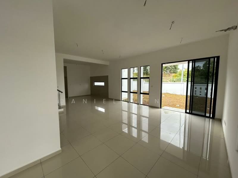 2-storey Terraced House for Sale in Taman Desa Tebrau (Tebrau) - Daniel Yong - Living Room - PropertyGuru.com.my