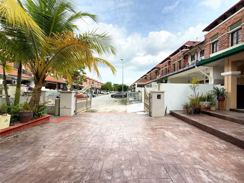 2-storey Terraced House for Sale in Bandar Nusaputra (Puchong) - Izzah Alias - PropertyGuru.com.my