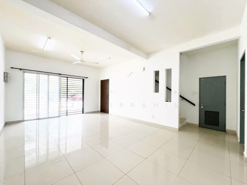 2-storey Terraced House for Sale in Kampung Paya Jaras Tengah (Sungai Buloh) - Azli Ibrahim - Living Room - PropertyGuru.com.my