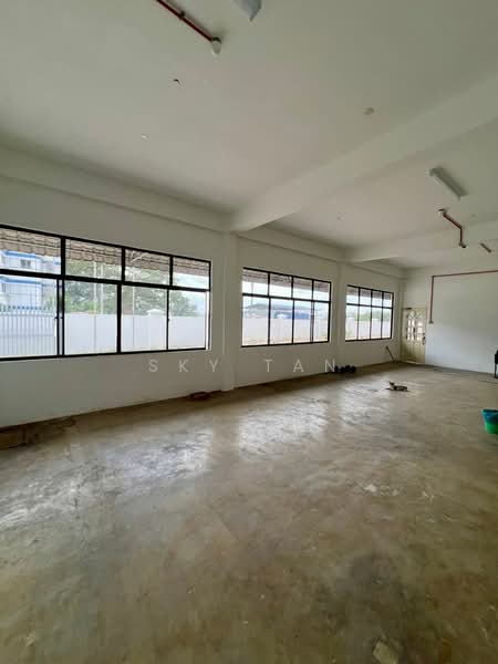 Detached Factory for Rent in Kawasan Perindustrian Dewani (Johor Bahru) - Sky Tan - Interior - PropertyGuru.com.my