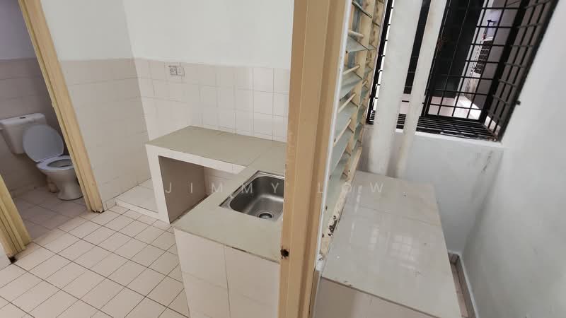 Apartment for Rent at Pangsapuri Lagoon Perdana - Jimmy Low - Bathroom - PropertyGuru.com.my