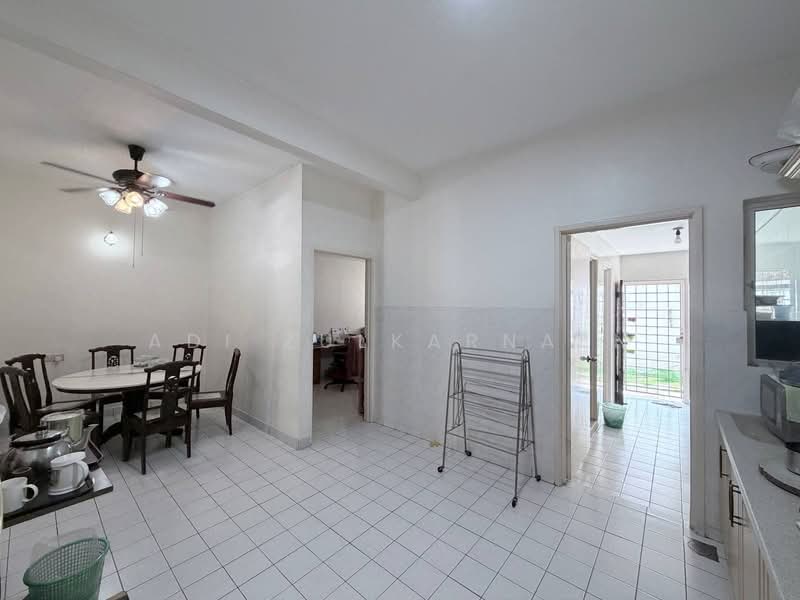 2-storey Terraced House for Sale in Kota Damansara (Selangor) - Adi Zulkarnaen - Dining Room - PropertyGuru.com.my