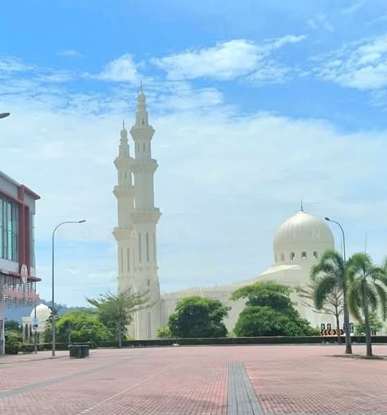 GROUND FLOOR SENDAYAN METRO PARK SHOPLOT untuk Untuk Disewa - RM 5,200 /bulan, Mac 2026 - Exterior - PropertyGuru.com.my