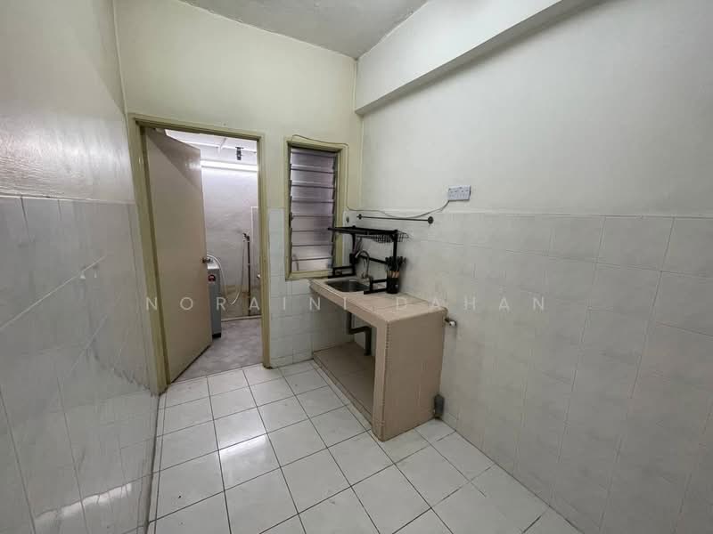 Pangsapuri Kasturi Tiara untuk Untuk Dijual - RM 280,000, Mac 2026 - Kitchen - PropertyGuru.com.my