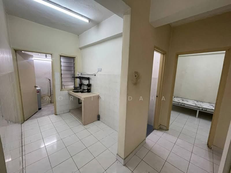 Pangsapuri Kasturi Tiara untuk Untuk Dijual - RM 280,000, Mac 2026 - Kitchen - PropertyGuru.com.my