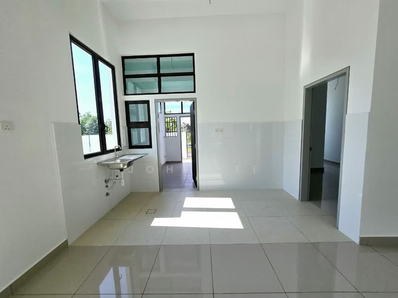 2-storey Terraced House for Sale in Bandar Kinrara Seksyen 8 (Bandar Kinrara) - John Lee - Kitchen - PropertyGuru.com.my