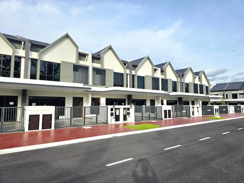 2-storey Terraced House for Sale in Bandar Kinrara Seksyen 8 (Bandar Kinrara) - John Lee - Exterior - PropertyGuru.com.my