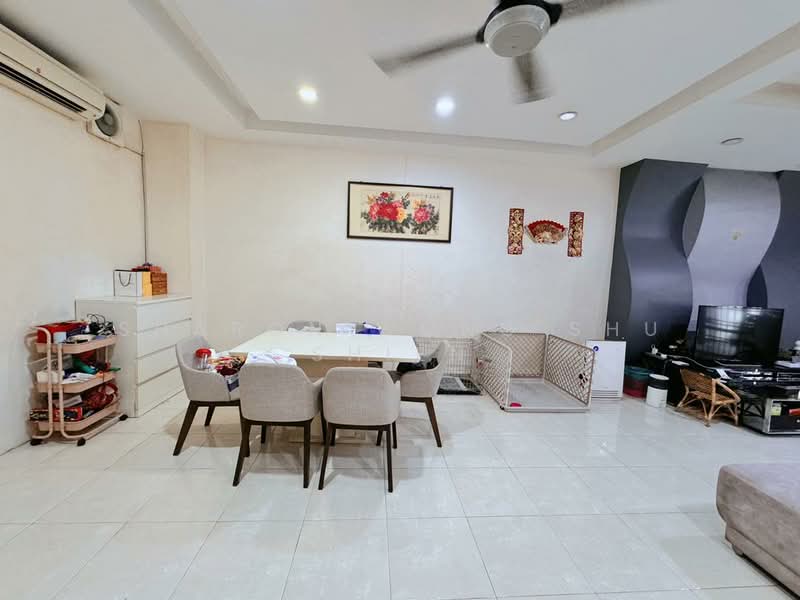 2-storey Terraced House for Sale in Austin Perdana (Tebrau) - Sharon Wong Shu Shien - Living Room - PropertyGuru.com.my