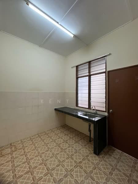 1-storey Terraced House for Rent in Seremban (Negeri Sembilan) - Kent Ng - Kitchen - PropertyGuru.com.my