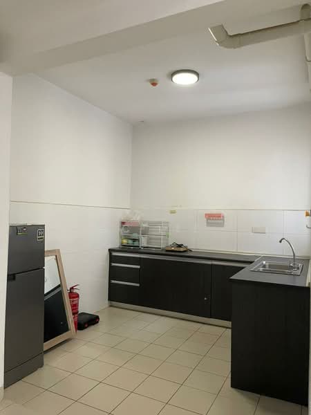 Service Residence for Rent at Greenz (Residensi Flora) @ One South - YC Lee - Kitchen - PropertyGuru.com.my