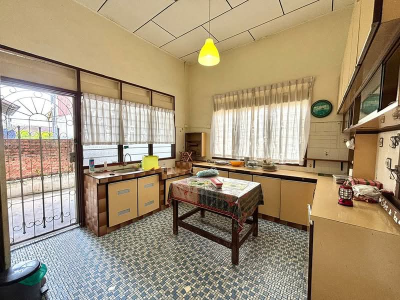 Single Storey Semi-D Taman Pantai Batu Pahat Johor untuk Untuk Dijual - RM 588,000, Mac 2026 - Kitchen - PropertyGuru.com.my