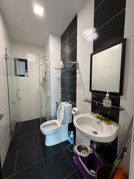 Service Residence for Rent at Sky View - Benjamin Chan - Bathroom - PropertyGuru.com.my