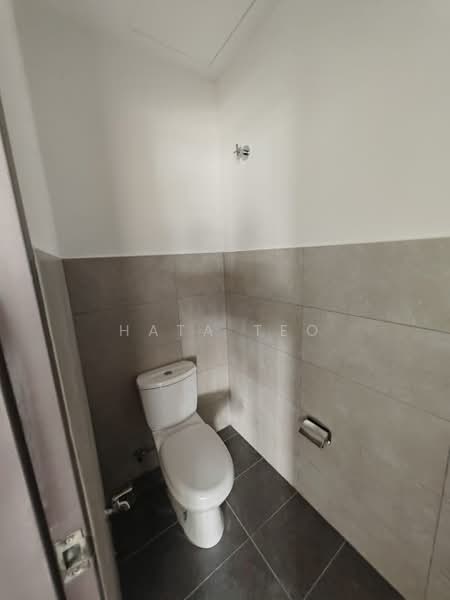 Factory for Rent in Taman Perindustrian Air Hitam (Klang) - Hata Teo - Bathroom - PropertyGuru.com.my