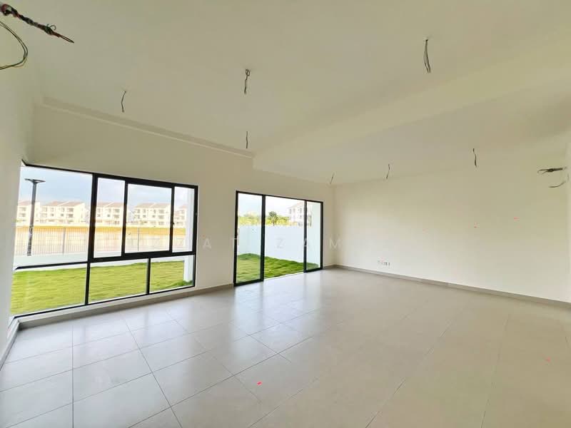 Sejati Lakeside 2 untuk Untuk Dijual - RM 2,000,000, Mac 2026 - Living Room - PropertyGuru.com.my