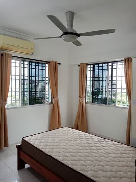 Taman Pekaka Apartment untuk Untuk Disewa - RM 1,600 /bulan, Feb 2026 - Bedroom - PropertyGuru.com.my
