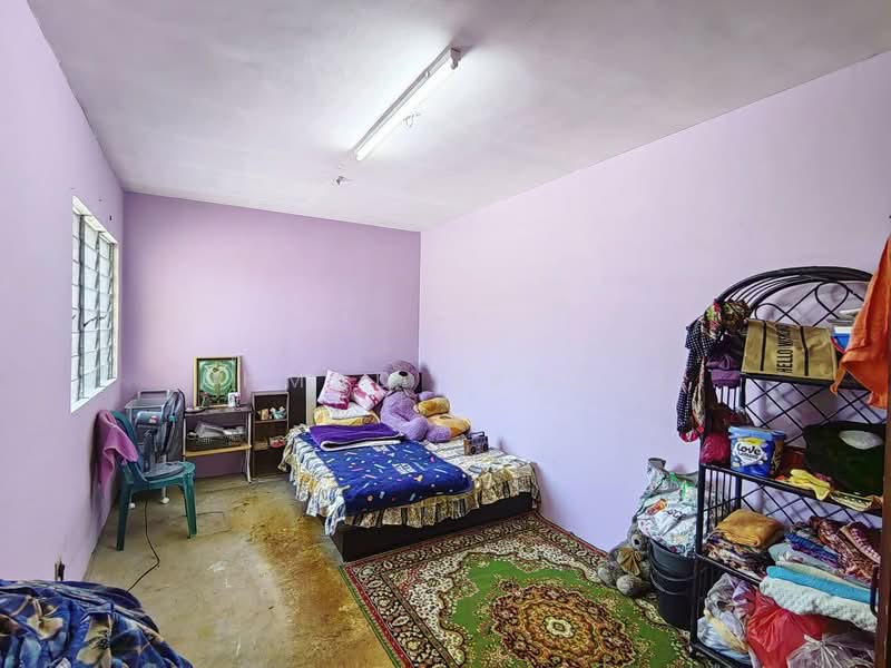 Flat PKNS Seksyen 8 untuk Untuk Dijual - RM 180,000, Feb 2026 - Bedroom - PropertyGuru.com.my