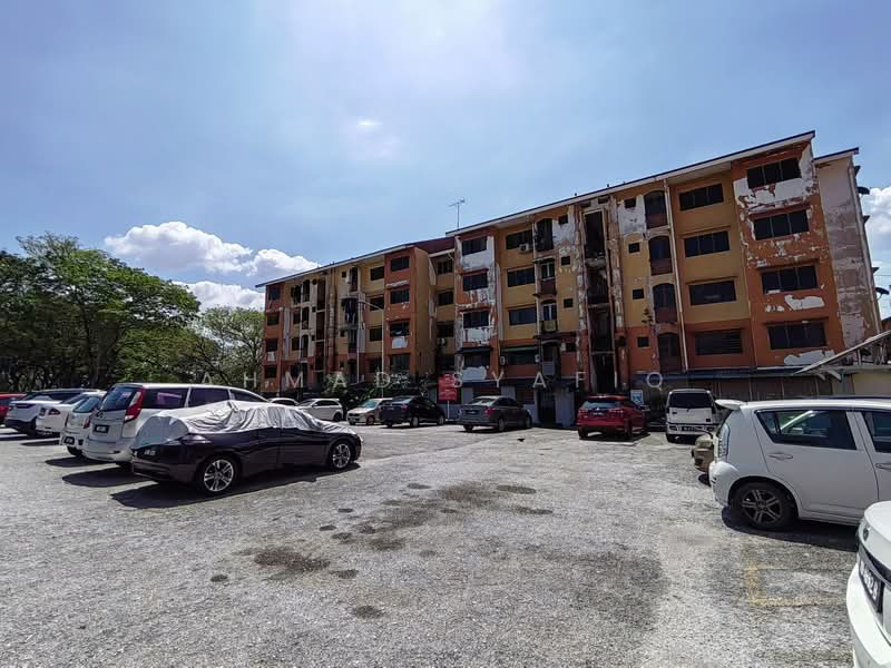 Flat PKNS Seksyen 8 untuk Untuk Dijual - RM 180,000, Feb 2026 - Exterior - PropertyGuru.com.my