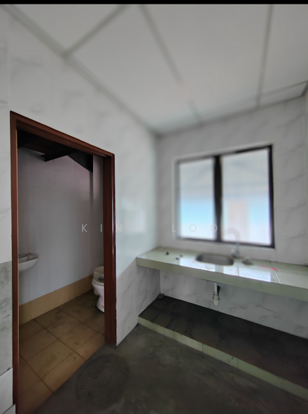Pandamaran Industrial Estate untuk Untuk Disewa - RM 19,000 /bulan, Mac 2026 - Bathroom - PropertyGuru.com.my