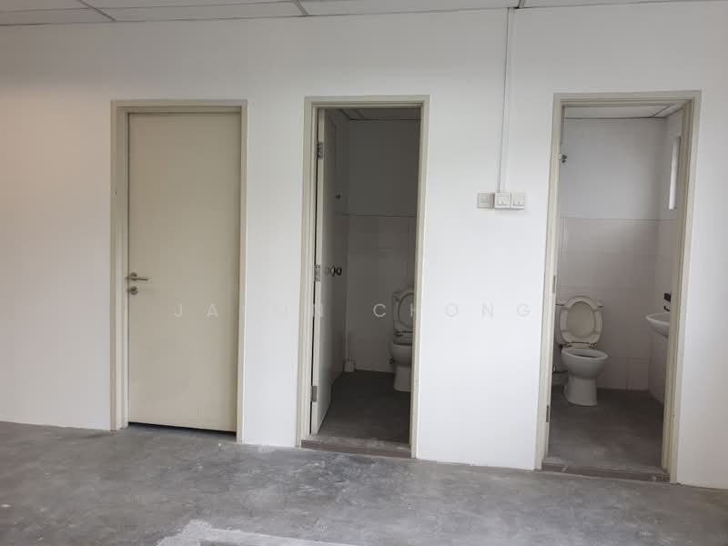 Shop for Rent in SS 21, Damansara Utama (Petaling Jaya) - Jason Chong - Bathroom - PropertyGuru.com.my