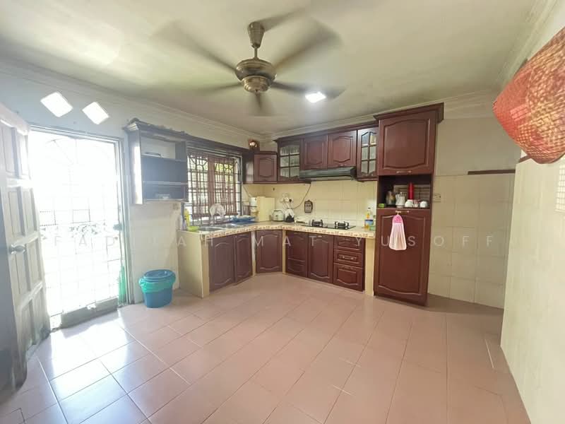 Bandar Tasik Puteri untuk Untuk Dijual - RM 370,000, Mac 2026 - Kitchen - PropertyGuru.com.my