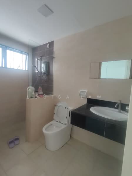 2.5-storey Terraced House for Sale in Taman Bukit Serdang (Seri Kembangan) - Louisa Law - Bathroom - PropertyGuru.com.my