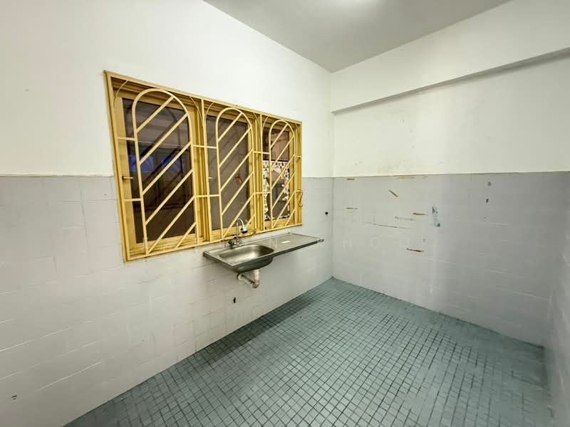 Meadow Park 2 untuk Untuk Dijual - RM 280,000, Feb 2026 - Kitchen - PropertyGuru.com.my