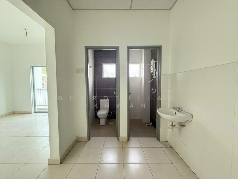 2.5-storey Terraced House for Sale in Sepang (Selangor) - Gudrotullah Ikhwan - Bathroom - PropertyGuru.com.my