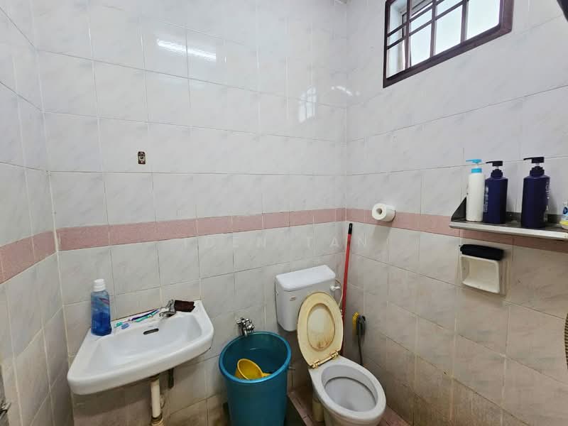 1-storey Terraced House for Sale in Taman Nusa Bestari (Iskandar Puteri (Nusajaya)) - Iden Tan - Bathroom - PropertyGuru.com.my