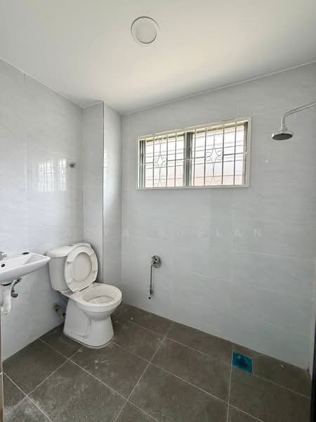 Taman Sutera untuk Untuk Dijual - RM 680,000, Mac 2026 - Bathroom - PropertyGuru.com.my