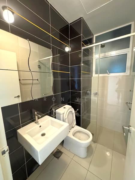 Service Residence for Sale at Skypod Residence - Aaron Yeoh - Bathroom - PropertyGuru.com.my