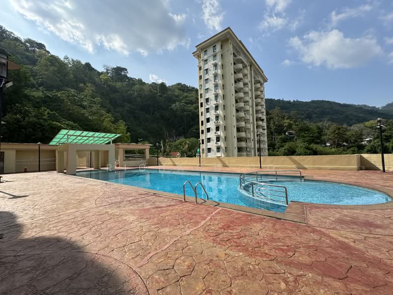 Penhill Perdana Condominium untuk Untuk Dijual - RM 560,000, Feb 2026 - Swimming pool - PropertyGuru.com.my