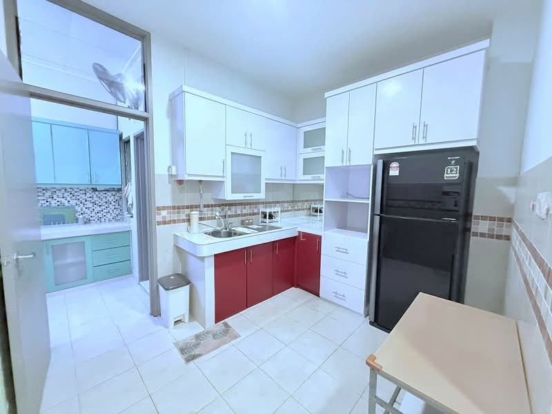 Cluster House for Sale in Taman Seri Austin (Tebrau) - Karl Lim - Kitchen - PropertyGuru.com.my