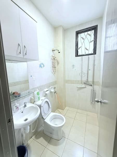 Cluster House for Sale in Taman Seri Austin (Tebrau) - Karl Lim - Bathroom - PropertyGuru.com.my