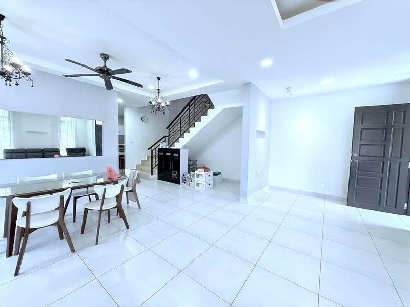 Cluster House for Sale in Taman Seri Austin (Tebrau) - Karl Lim - Dining Room - PropertyGuru.com.my