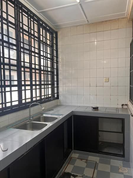 2-storey Terraced House for Sale in Taman Perling (Perling) - Iden Tan - Kitchen - PropertyGuru.com.my
