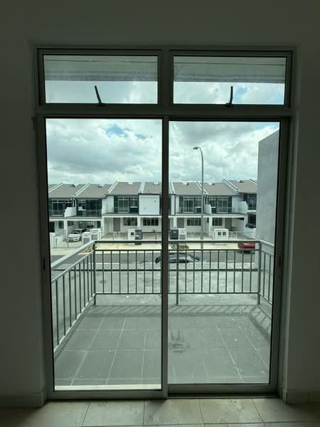 Rumah Teres 2 Tingkat untuk Dijual di Skudai (Johor) - Joanne Yong - Balcony - PropertyGuru.com.my