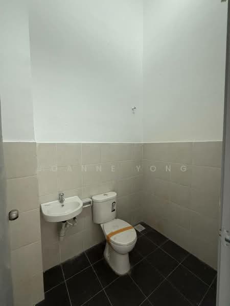 Rumah Teres 2 Tingkat untuk Dijual di Skudai (Johor) - Joanne Yong - Bathroom - PropertyGuru.com.my