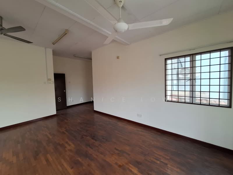 Rumah Teres 2 Tingkat untuk Dijual di Bandar Puteri Puchong (Puchong) - Shanice Low - Living Room - PropertyGuru.com.my