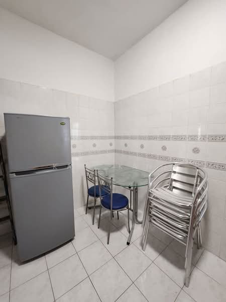 Apartment for Rent at Parkview Towers - Kaze Kang - Kitchen - PropertyGuru.com.my