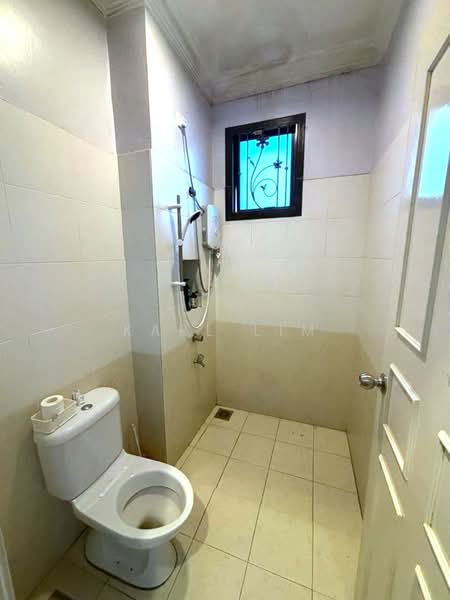 Cluster House for Sale in Austin Heights (Tebrau) - Karl Lim - Bathroom - PropertyGuru.com.my