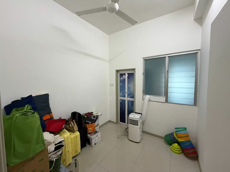 2-storey Terraced House for Sale in Taman Desa Country Homes (Rawang) - Evelyn Khoo - Room - PropertyGuru.com.my
