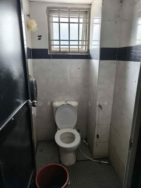 Shop for Sale in Gelang Patah (Johor) - Joreen Lee - Bathroom - PropertyGuru.com.my